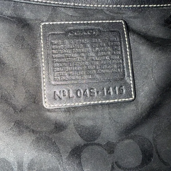 Vintage Coach Legacy 1415 Slim Duffle shoulder Bag in black with white stitching - Picture 6 of 16